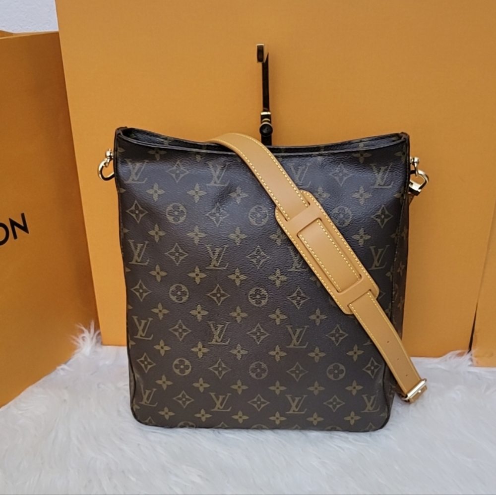 Louis Vuitton  Crossbody  Looping GM